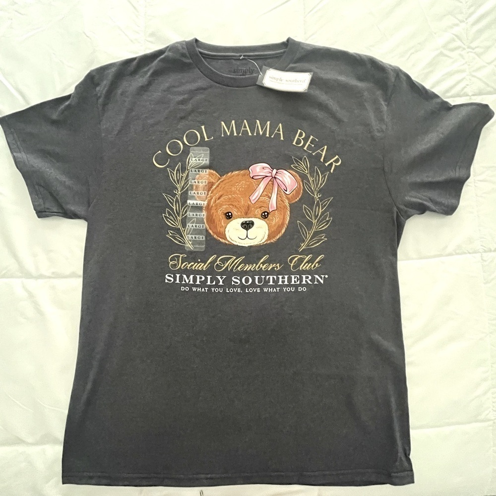 Simply Southern “Cool Mama Bear” Size Medium. Grey